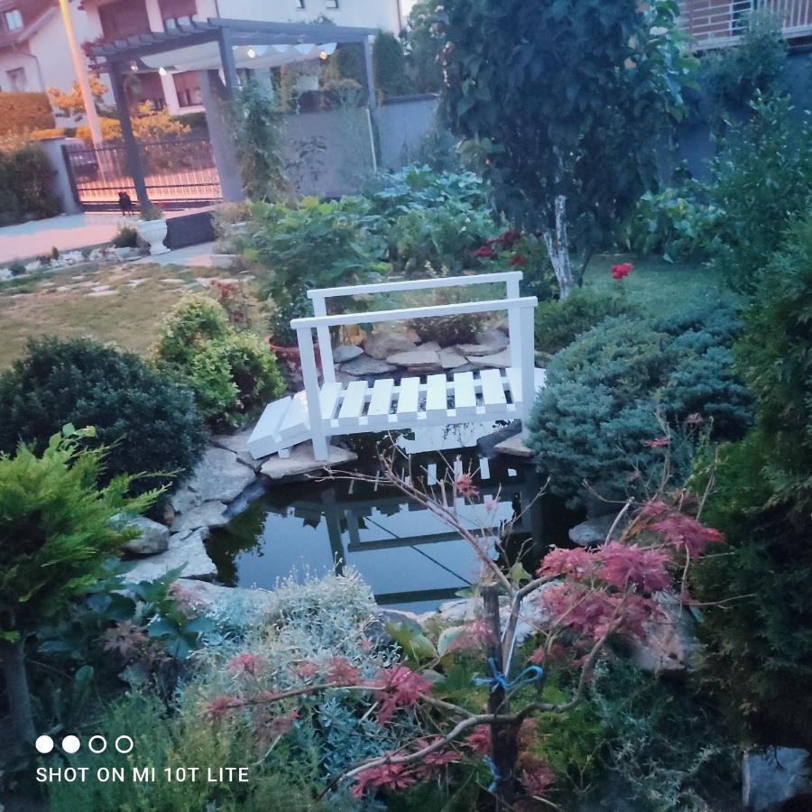 Velika Mlaka Studio Apartman Valentina מראה חיצוני תמונה