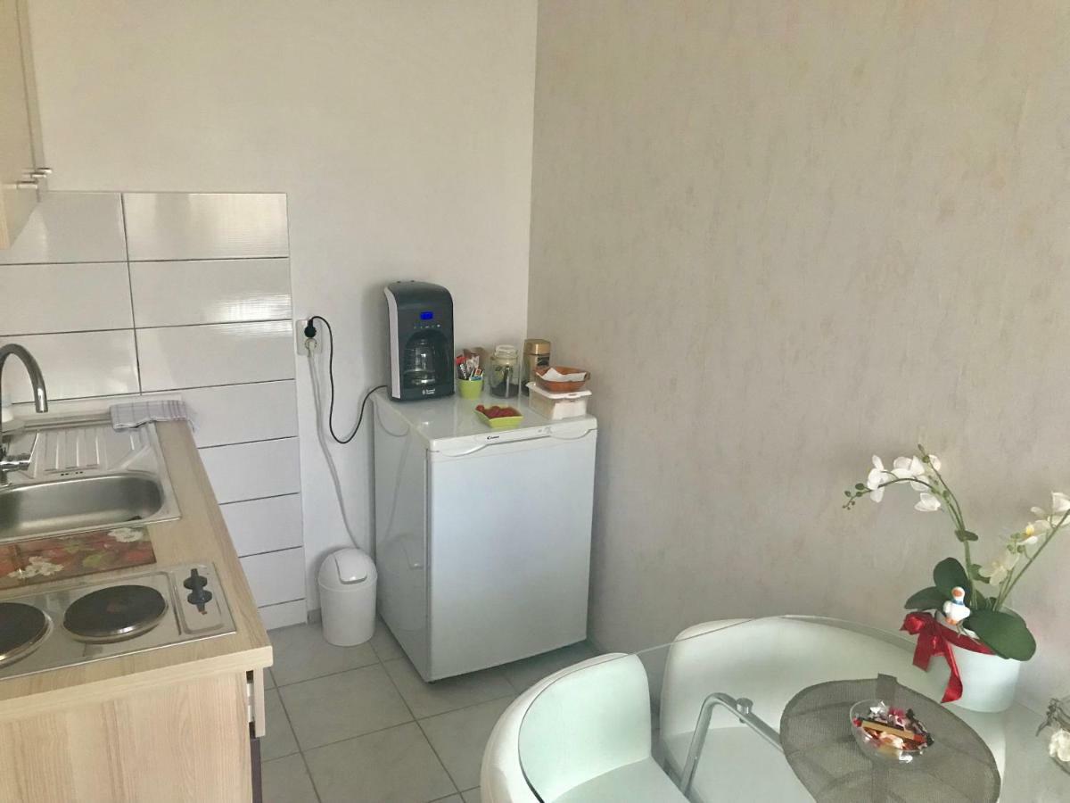 Velika Mlaka Studio Apartman Valentina מראה חיצוני תמונה